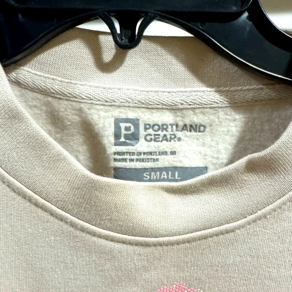 Portland sweatshirt in EUC - Picture 2 of 4